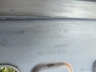 Kryt pod motor Kia Ceed GT 1.6 T-GDI (2013) - 4
