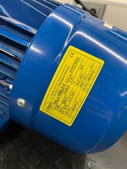 Motor s převodovkou 230V - 4
