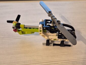 30465 LEGO Technic - Helikoptéra - 4