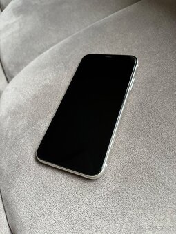 Prodám iPhone 11, 64 GB, barva bílá - 4