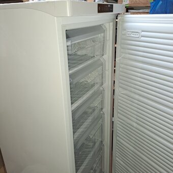(PRODÁNO 7.5.) Mraznička WHIRLPOOL WV1660 A++W bílá - 4