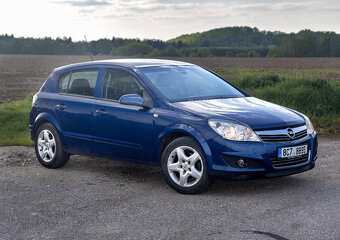 Opel Astra Hatchback 1.4 (2007) - 4