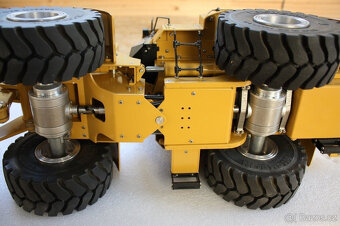 Kolový nakladač Wedico Cat 966G RC - 4