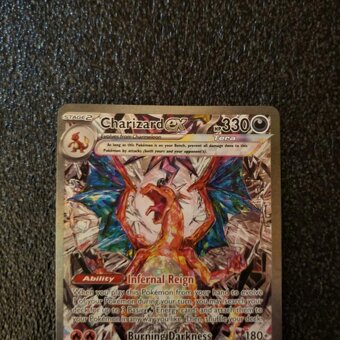 Charizard Pokémon Karta - 4