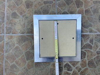 Nová Revizní dvířka 20x20cm pod obklad, systém klik - 4