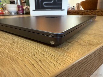 Apple MacBook Pro 14 černý M3 Pro 18GB RAM 1TB SSD - 4
