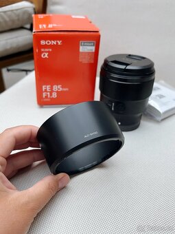 Sony FE 85mm f/1.8 - 4