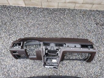 Volkswagen Passat B8 Palubní deska a airbagy - 4