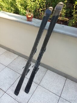 Sjezdové lyže daruji - 4