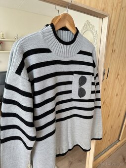 KARL LAGERFELD LUXUSNÍ PRUHOVANÝ SVETR - 4
