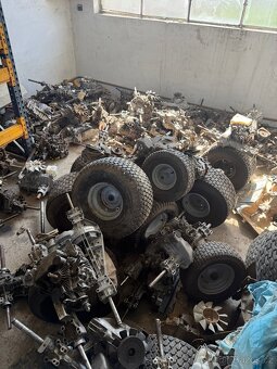 Hydrostatické převodovky , převodovky do zahradní techniky - 4