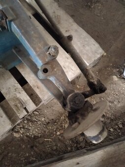 Prodám originál nápravu na ZETOR25N - 4