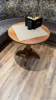 Židle,křesílka a stoly - 4