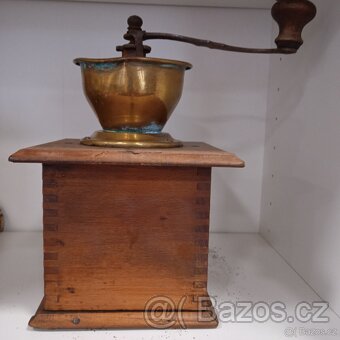 STARÝ KAFEMLÝNEK - 4