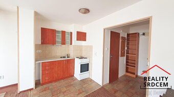 Pronájem podkrovního bytu 1+kk, 35 m2, ul. Tržní, nám. Svobo - 4