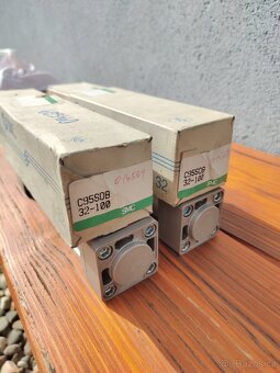 Pneumatický válec SMC C95SDB 32-100 - 4