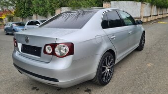 VOLKSWAGEN JETTA Sport - 2,0TFSi 147kW Manuál. - 4