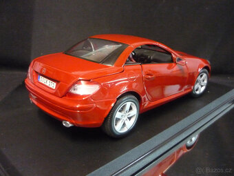Mercedes Benz SLK Coupe Maisto 1/18 - 4