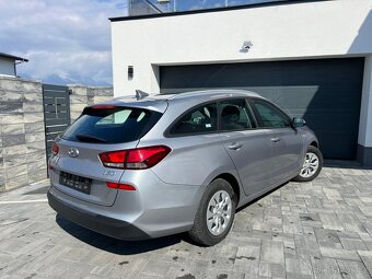 Hyundai i30 Combi 1.5 DPI 80kw r. 2022 - 4