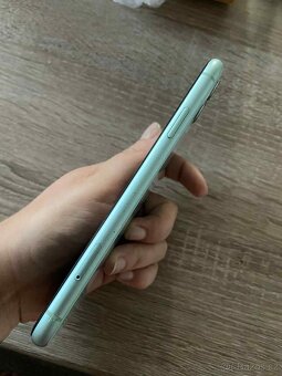 iPhone 11 green - 4