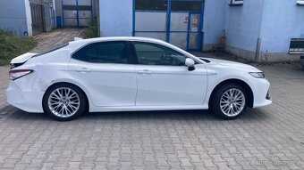 Toyota Camry Hybrid Business Edition - 4
