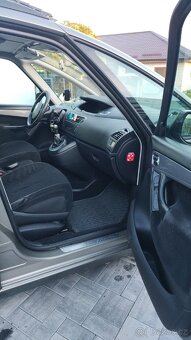Citroën C4 Grand Picasso 1,6 HDI 80kW, manuál, tažné - 4