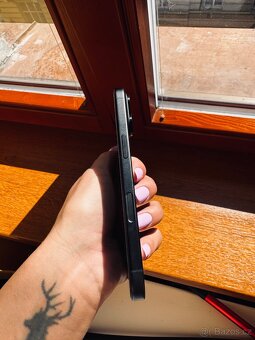 IPhone 16 - 4