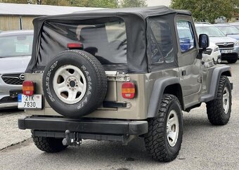Jeep Wrangler 2.4i Sport 4x4 NAVIJÁK TAŽNÉ manuál 105 kw - 4