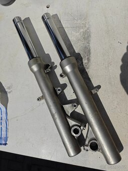 Honda FJS 600 / 400 Silver Wing - přední tlumiče - kolo - 4