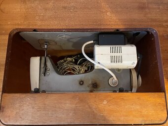 Šicí stroj - 4