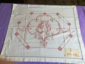 Prodám retro kuchařky na zeď, zástěru vyšívanou a dečky - 4