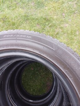 Prodám sadu celoročních pneu 205/55R16 Hankook - 4