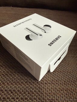 Sluchátka Samsung Buds 3 FE - NOVÁ - 4