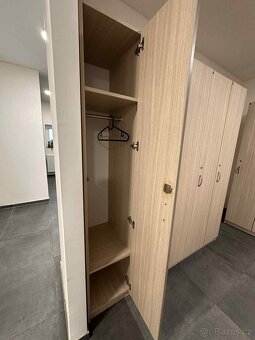 Prodej šatních skříňek - 4