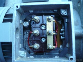 3 fázový Elektromotor 370W 910 ot/min - 4