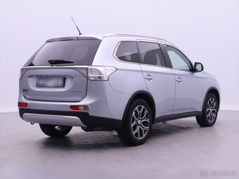 Mitsubishi Outlander 2,3 INSTYLE 110kW 4WD CZ 1Maj (2015) - 4