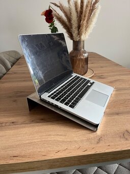Stojan na MacBook - 4