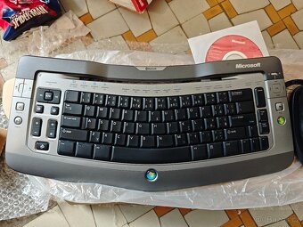 sada bezdrátové klávesnice a myši Microsoft Wireless - 4