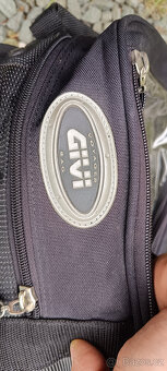 Magnetický tankvak na motorku GIVI Voyager - 4
