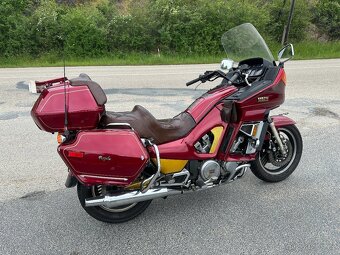 Yamaha XVZ 1200 Venture - 4