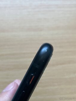 Apple iPhone XR - 4