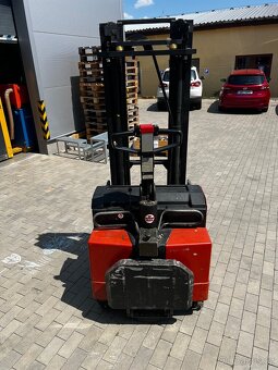 Elektrický vysokozdvižný vozík BT - 4