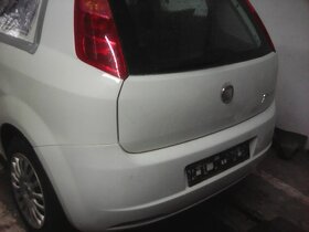 fiat grande punto 12 51 kw rv 7-11 140 000km. - 4