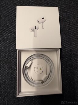 Sluchátka Apple AirPods PRO 2. generace rok 2024 - 4