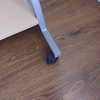 PC stolek pro harmonickou práci/studium (mobilní, na kolečká - 4