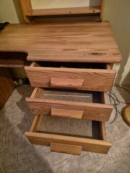 Kancelářský stůl dřevěný, vč.police - 4