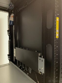 Rack skříň HP 42U 10642 G2 s PDU, plně vybavena - 4