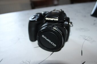 OLYMPUS SP- 570UZ - 4