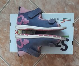 Dívčí celokožené sandálky v.30 - 4