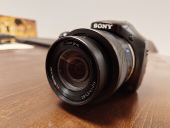 Sony Cyber-Shot DSC-HX400V - 4